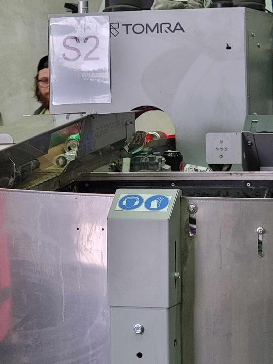 Can and bottle recycling