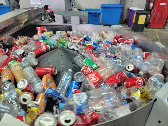 can and bottle recycling