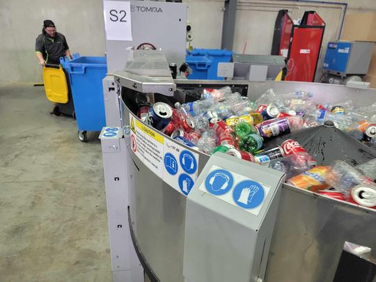 Can and bottle recycling